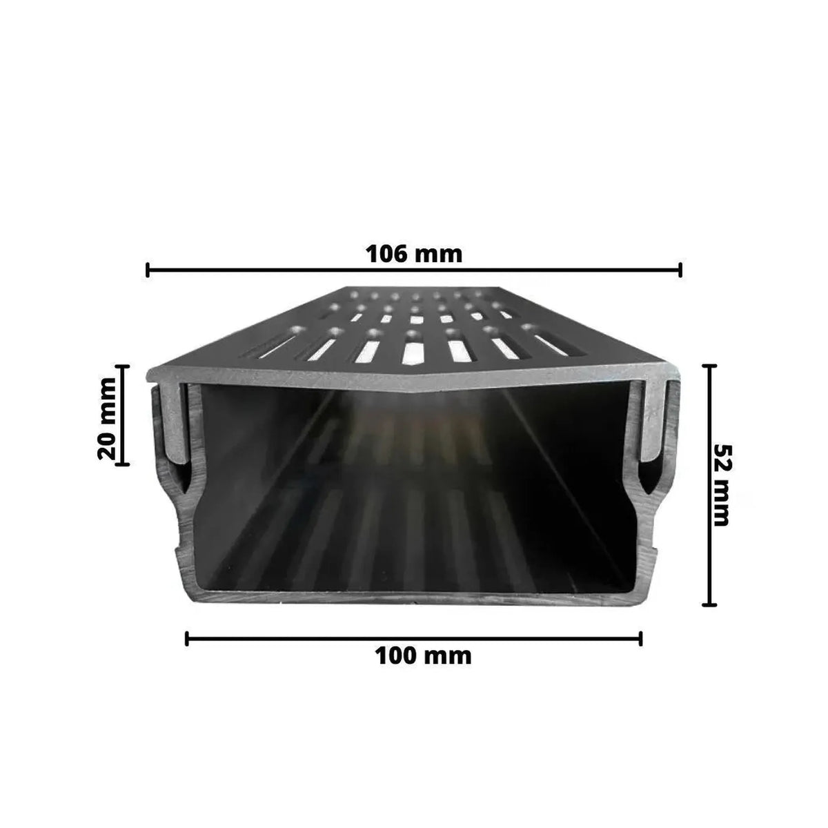 Vue de face cotée du caniveau de drainage UDP 100 avec grille noire. Largeur en bas 100 mm, largeur en haut 106 mm Hauteur de l'entretoise Grille 20 mm Hauteur totale 52 mm 
#FR0003386
#FR0003388