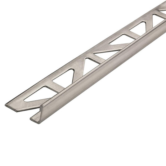 Vue détaillée de la cornière DURAL en acier inoxydable V4A avec surface naturelle et découpe triangulaire