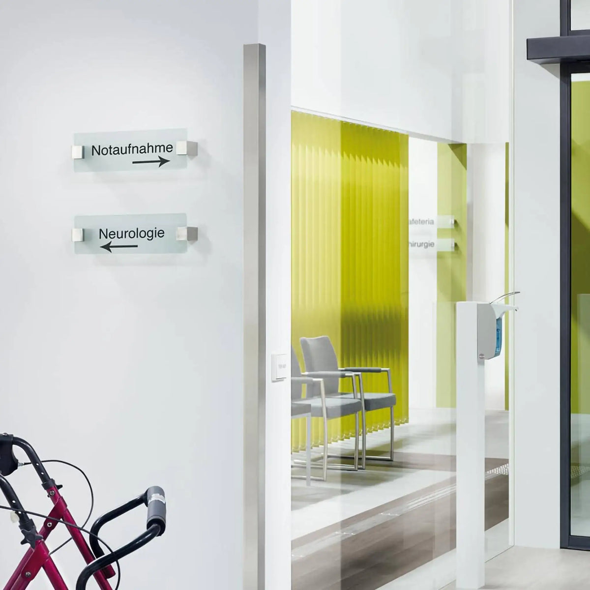 Ambientebild Eckschutzwinkel an einer Tür in einem Krankenhaus verbaut #A0001255 #A0001257 #A0001259 #A0001261