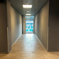 Eckschutzwinkel Aluminium silber im Fußballstadion des Karlsruher SC verbaut