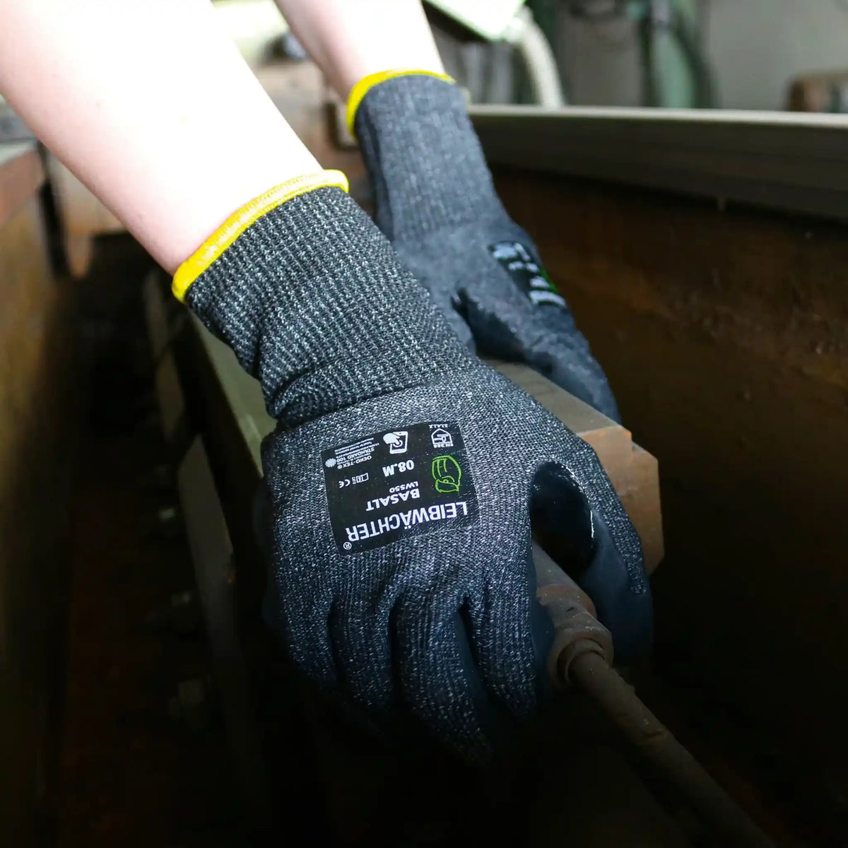 Die Handschuhe von Triuso Basalt im Einsatz