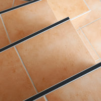 Ambientebild schwarzes Treppenkantenprofil an Treppenstufen installiert #A0002701 #A0001724