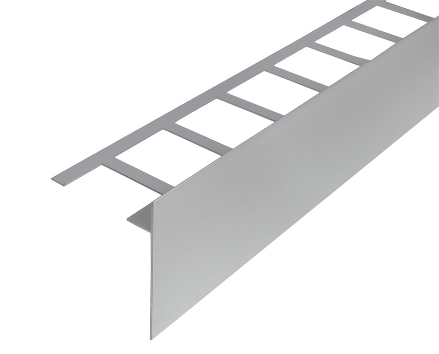 Detailansicht des silber eloxierten Balkonwinkelprofils T-Form mit 100 mm Blendenhöhe #A0003284