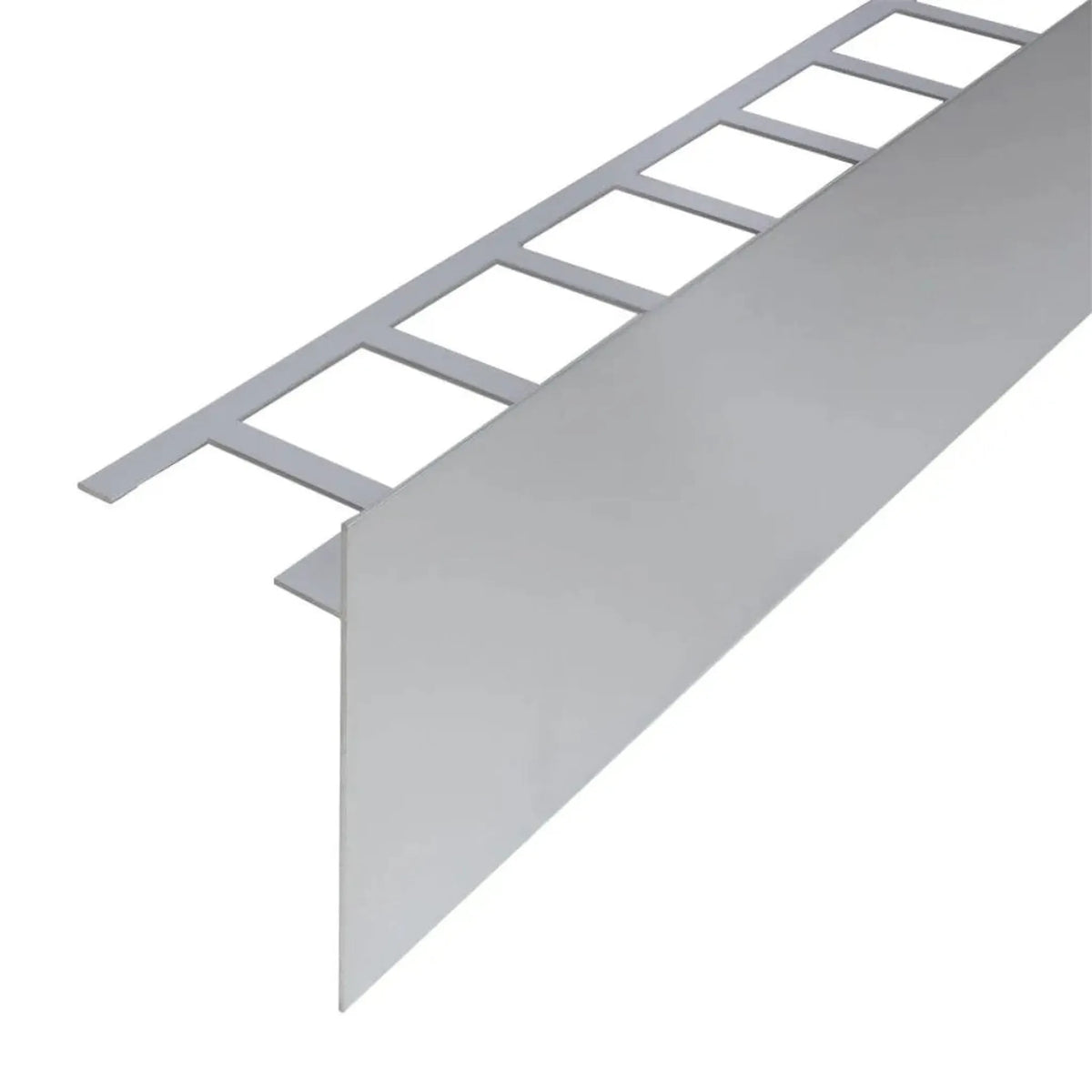 Detailansicht des silber eloxierten Balkonwinkelprofils T-Form mit 120 mm Blendenhöhe #A0003285