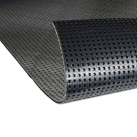 Schwarze Drainagematte DR10++ ausgerollt
