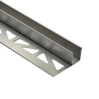 Linker DURAL Gefällekeil Glasaufnahme aus gebürstetem Edelstahl mit leichtem Schliffmuster und matter Optik. Aufnahme mit Schenkel mit Dreieckstanzung #A0002772 #A0002774 #A0002776 #A0002905