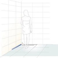Ilustracja zamontowanego lewego klina spadkowego do bocznego połączenia ściennego z kobietą w kabinie prysznicowej #A0002345 #A0004462 #A0002347 #A0004468 #A0002351 #A0004463 #A0002353 #A0004469 #A0002355 #A0004464 #A0004470 #A0005205 #A0005206 #A0005207 #A0005208 #A0002357
