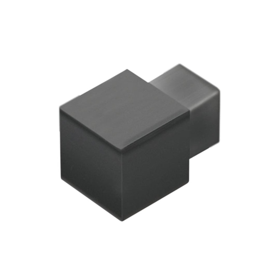 Detailaufnahme eines würfelförmigen DURAL Eckstücks Quadratprofil aus PVC in schwarz #farbe_schwarz