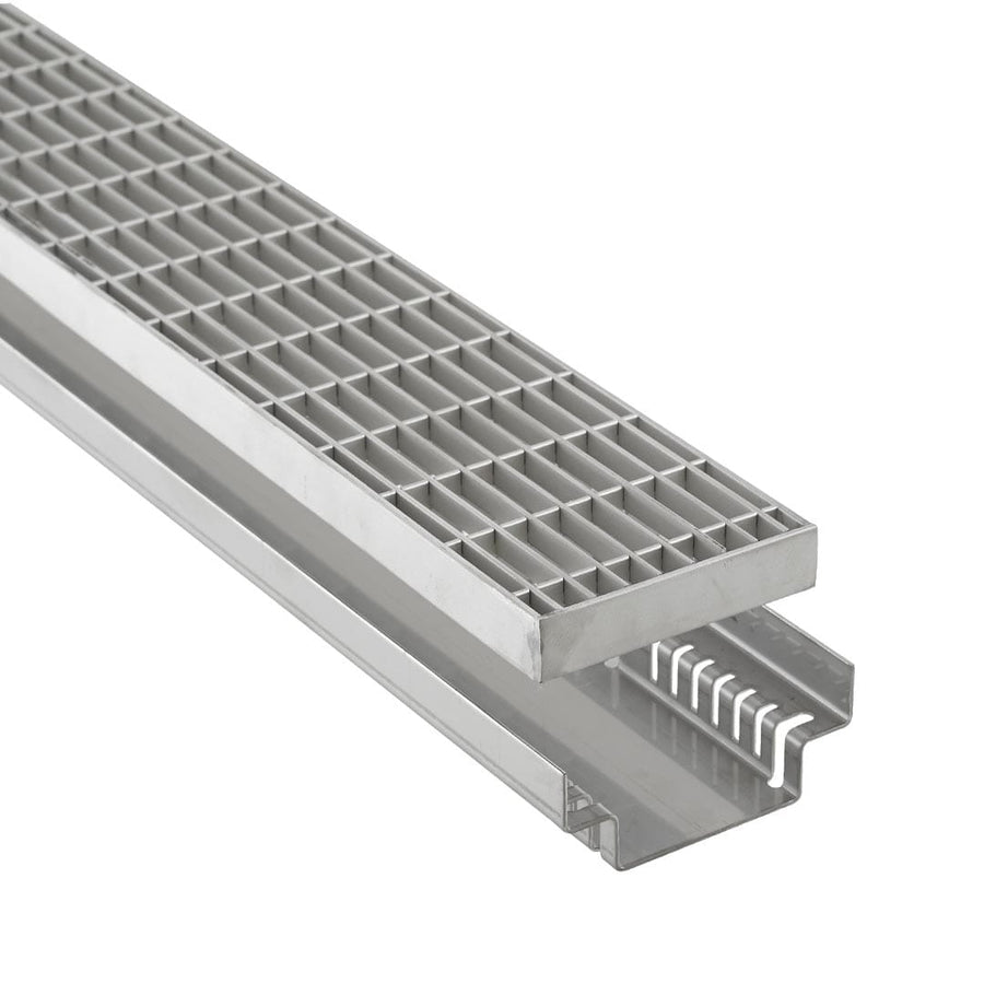 Nahaufnahme der DW Fassadenrinne aus Edelstahl schmal #farbe_100-mm