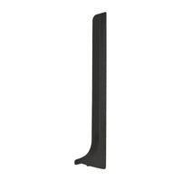 Nahaufnahme einer rechten Endkappe Sockelleiste aus schwarz pulverbeschichtetem Aluminium #A0005090 #A0005095