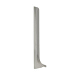 Nahaufnahme einer linken Endkappe Sockelleiste aus silber eloxiertem Aluminium #A0002040 #A0002045 #A0002050 #A0002055