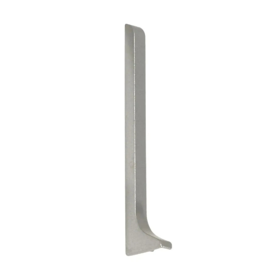 Nahaufnahme einer linken Endkappe Sockelleiste aus silber eloxiertem Aluminium #A0002040 #A0002045 #A0002050 #A0002055