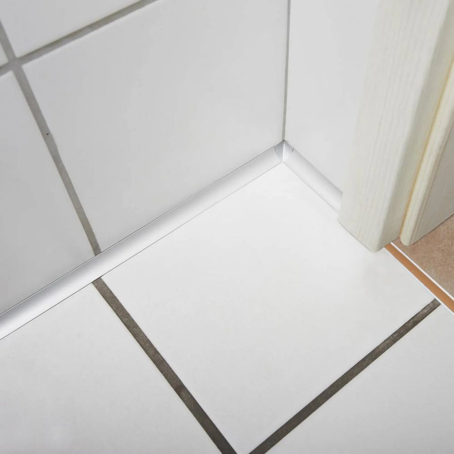 Ambientebild Wandanschlussprofil mit Innenecke in einem Badezimmer installiert #A0004263 #A0004264 #A0004265