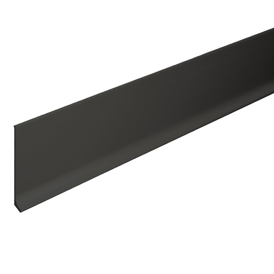 Detailaufnahme einer schwarz beschichteten Sockelleiste Aluminium mit matter Optik #farbe_schwarz