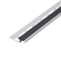 Detailaufnahme Treppenkantenprofil Aluminium rutschhemmend mit schwarzer Einlage #A0001729
#A0001734

