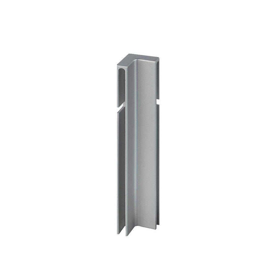 Detailansicht der silber eloxierten 80 mm Innenecke Balkonwinkelprofil T-Form #A0003297